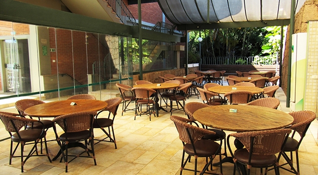 Foto das mesas do restaurante