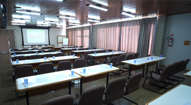 Foto das mesas do restaurante